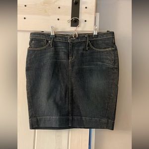 NWOT Banana Republic jean skirt with stretch
